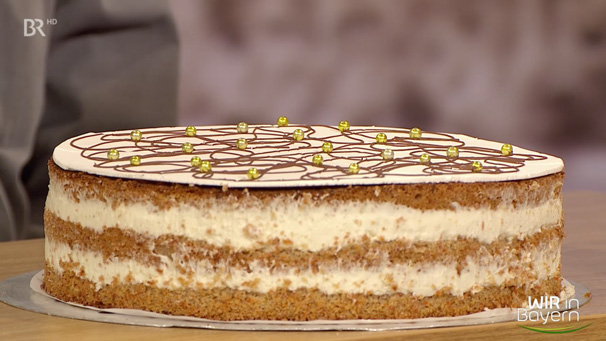 Rüblikuchen mit Karotten-Orangen-Konfitüre und Tonkabohnencreme