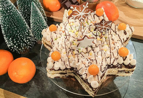 Sternentorte mit weihnachtlicher Donauwellen-Füllung